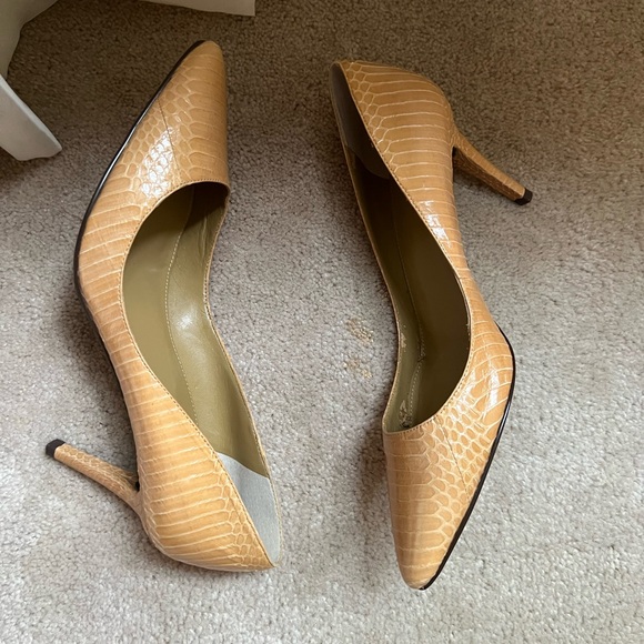2 for $20 Lauren by Ralph Lauren New Tan Pumps - Picture 2 of 7